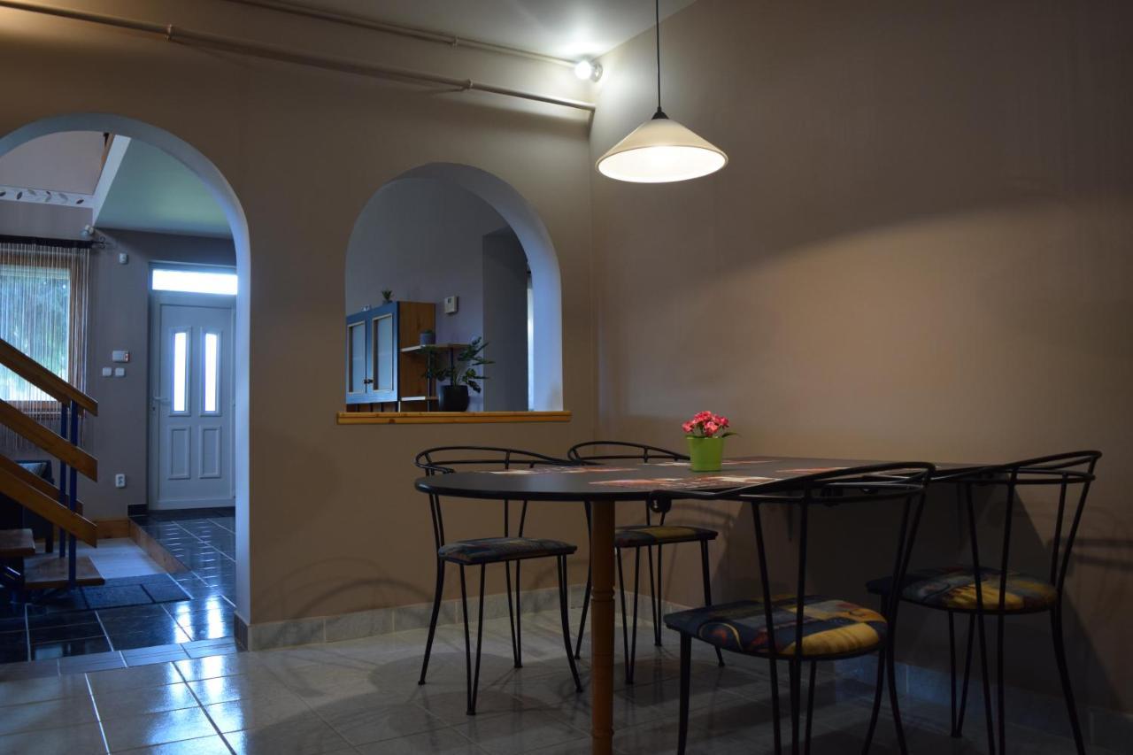 ホテル La Mia Casa Vendeghaz Kaposvár エクステリア 写真